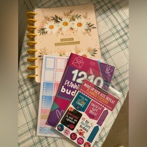 NWOT 1 Happy Planner Inspiration Journal , large, includes 2 packs of stickers